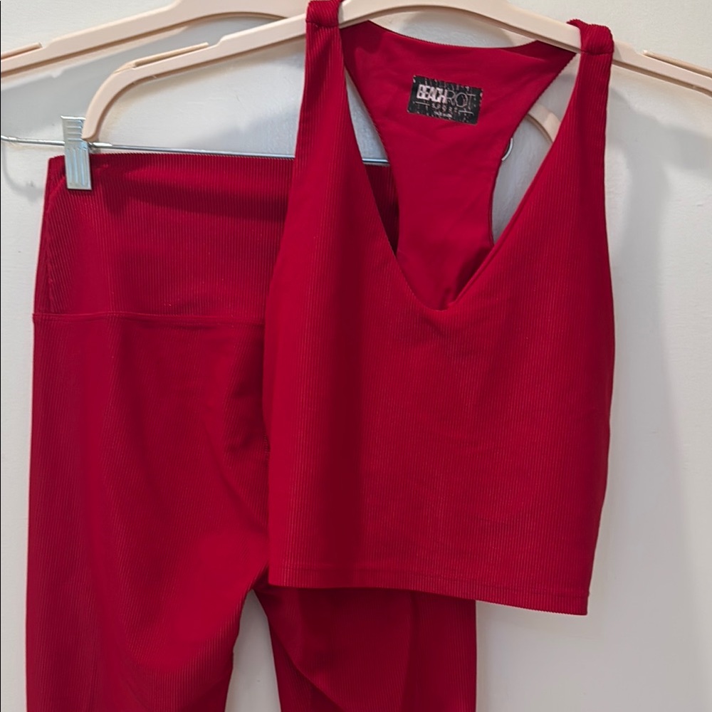 Beach Riot Red Workout Set - Picture 2 of 3